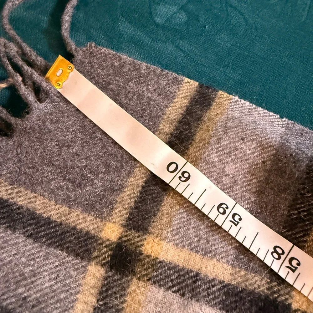 Club‎ Room 100% Cashmere Plaid Scarf Gray Tan Fringe Warm Winter Accessory